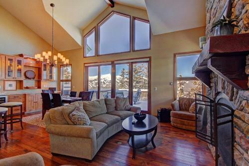 Big View Lodge Home