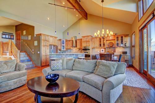 Big View Lodge Home