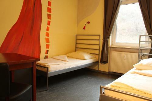 Hostal Alex 30 Hostel