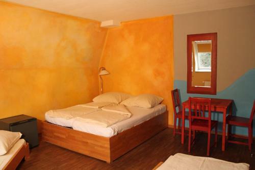 Hostal Alex 30 Hostel