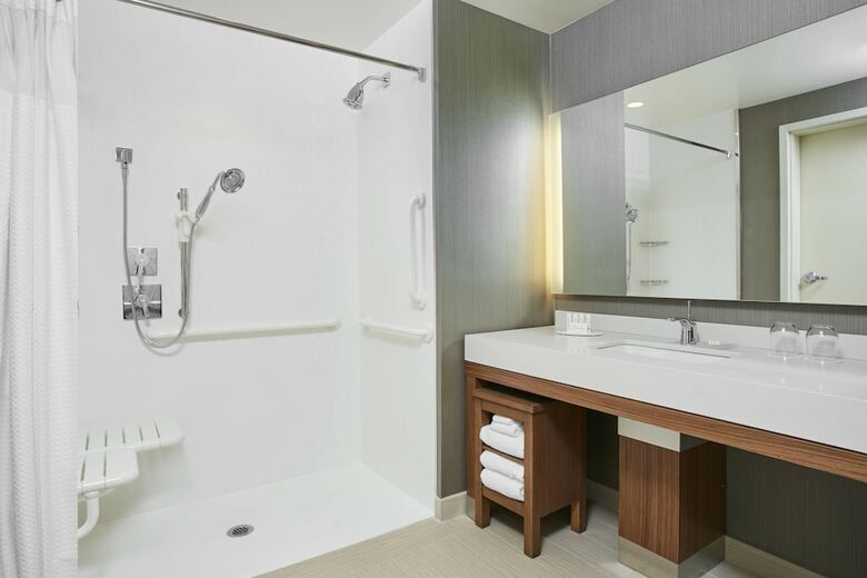 Hotel Courtyard By Marriott Erie Bayfront