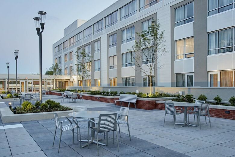 Hotel Courtyard By Marriott Erie Bayfront
