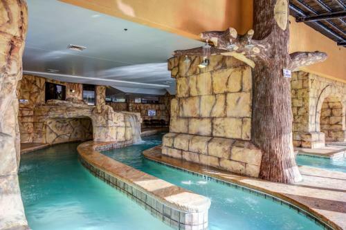 The Island Vista 910 Apartment