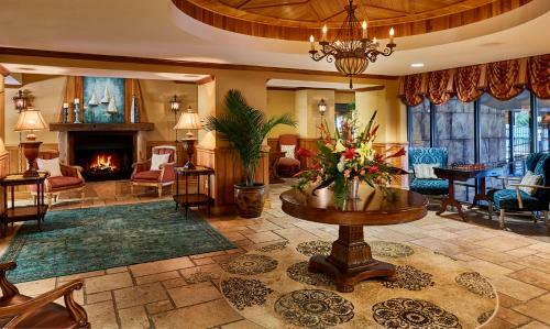 The Island Vista 910 Apartment