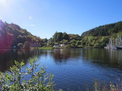 Crinan Canal Cottage
