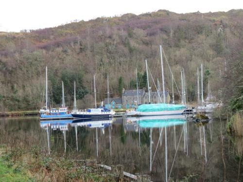 Crinan Canal Cottage
