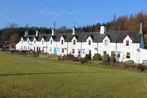 Crinan Canal Cottage