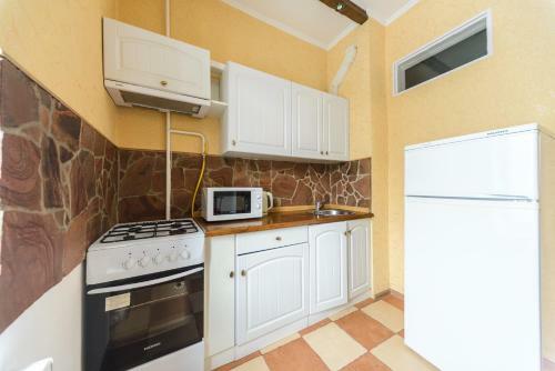 Cozy Studio Apartment Near Palace Ukraina