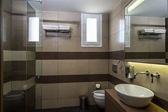 Renieris Hotel