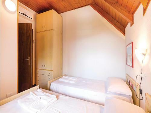 Holiday Home Albarella Ro 10