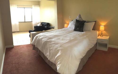 Elizabeth East 98 Port Owen