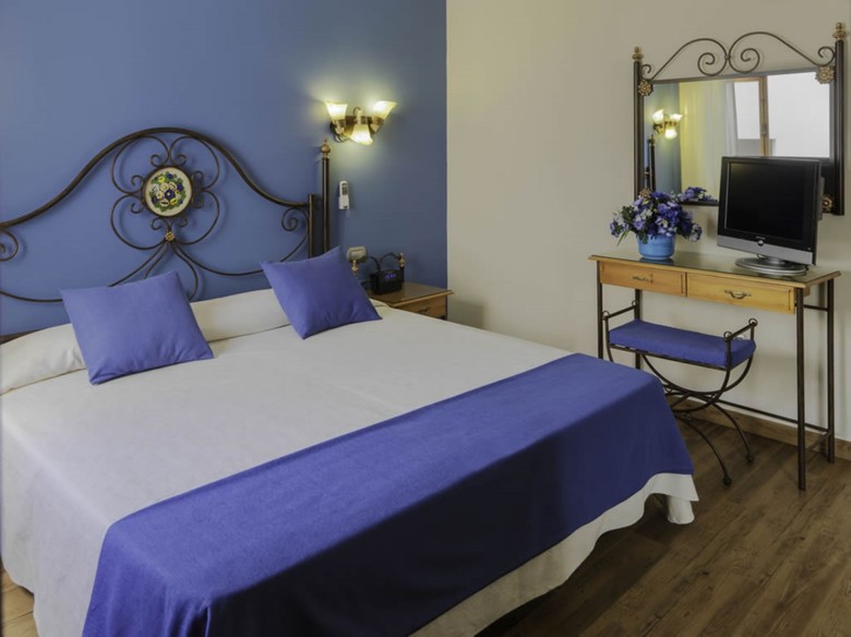 Aparthotel Regency Torviscas, Apartaments & Suites