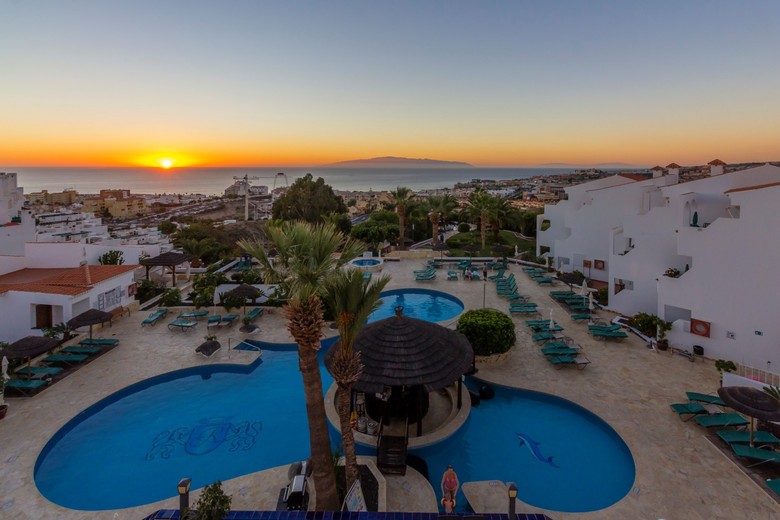 Aparthotel Regency Torviscas, Apartaments & Suites