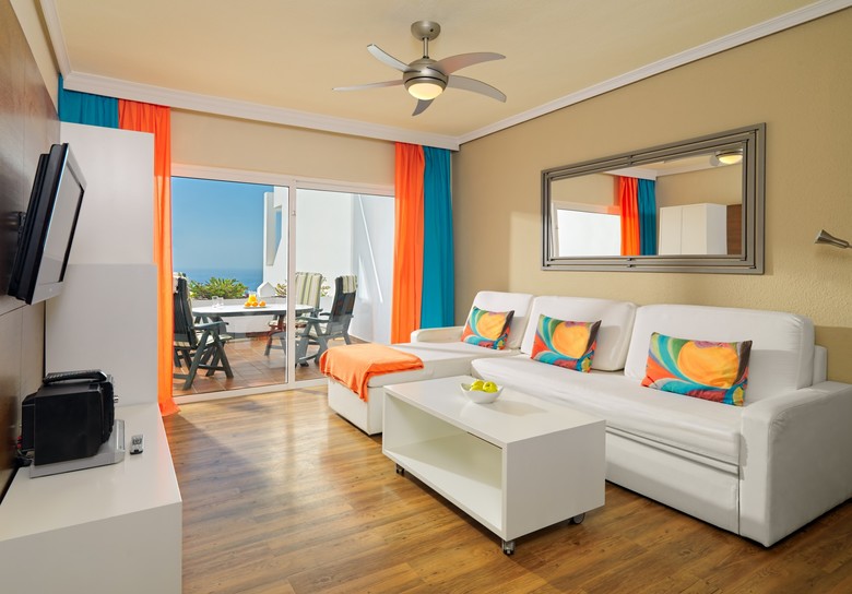 Aparthotel Regency Torviscas, Apartaments & Suites