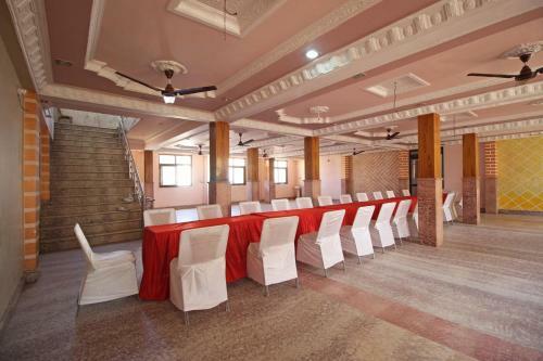Hotel Ganpati Plaza