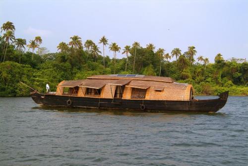 Spice Coast Cruises - Houseboat