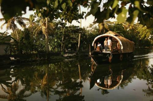 Spice Coast Cruises - Houseboat