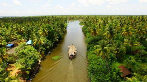 Spice Coast Cruises - Houseboat