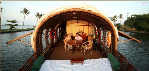 Spice Coast Cruises - Houseboat