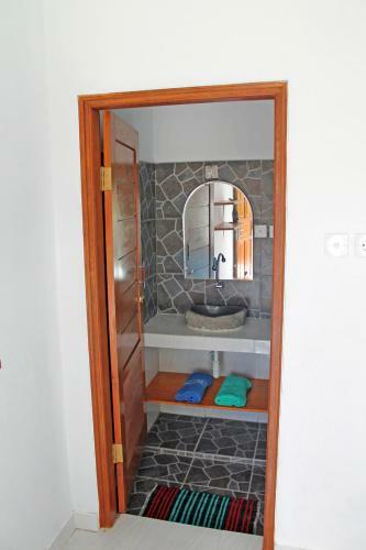 Bed & Breakfast 2 Angels Homestay