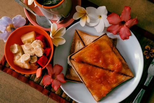 Bed & Breakfast 2 Angels Homestay