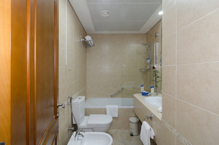 Apartamento Roda Metha Suites
