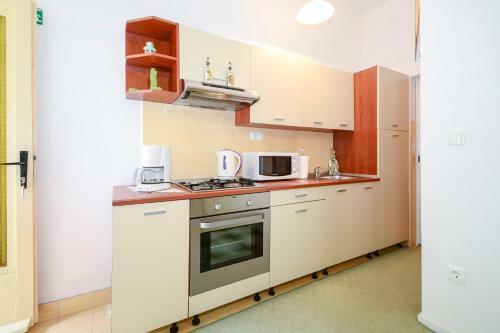 Apartments Jadranka 1705