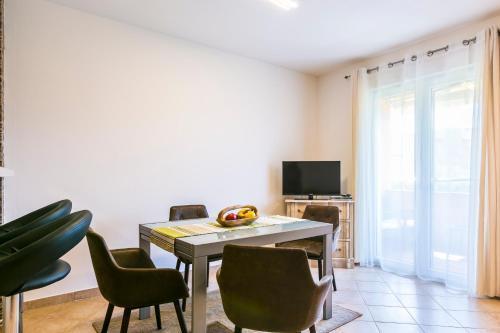 Fucane Apartments