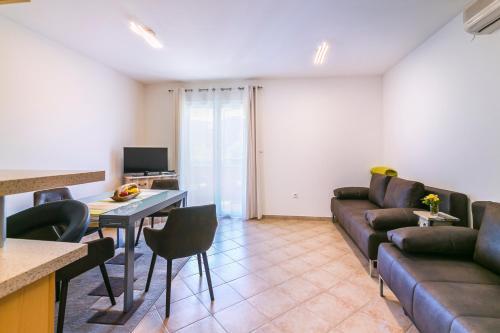 Fucane Apartments