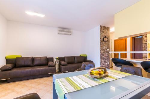 Fucane Apartments
