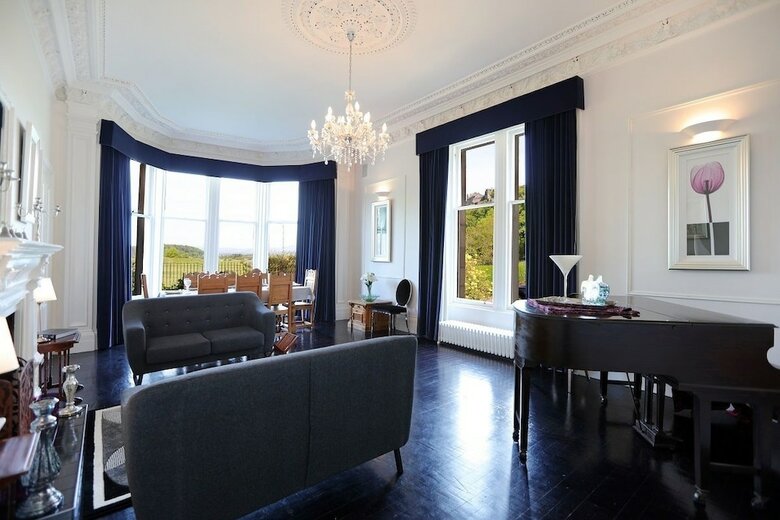 Royal Gardens Apartments