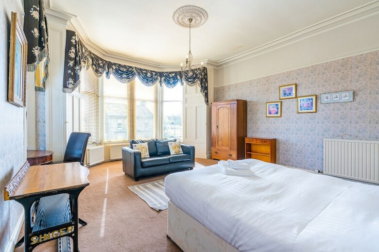 Royal Gardens Apartments