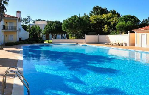 Praia Del Rey Bythe Pools