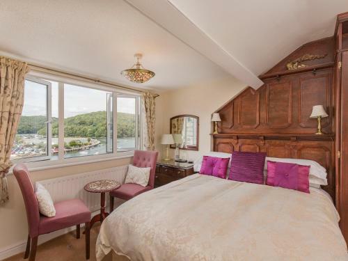 Hostal Dolphin Guest House