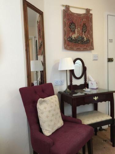 Hostal Dolphin Guest House