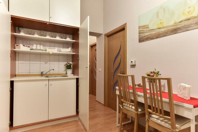 Bed & Breakfast B&t Rooms Trani