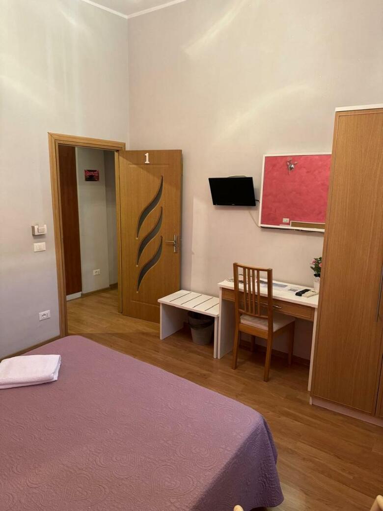 Bed & Breakfast B&t Rooms Trani