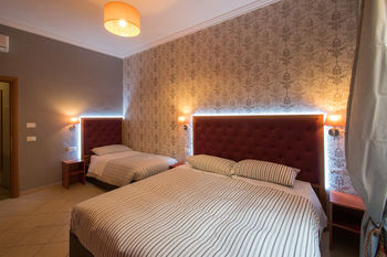 Hostal Alessandro Palace