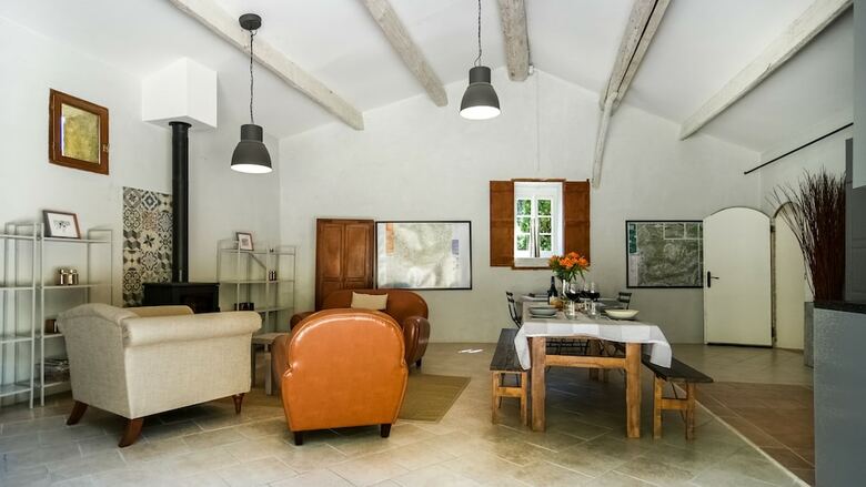 Hostal La Ferme Des Belugues
