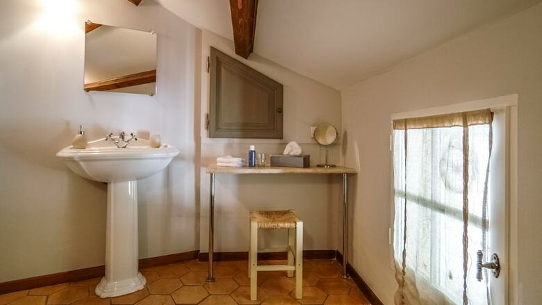 Hostal La Ferme Des Belugues
