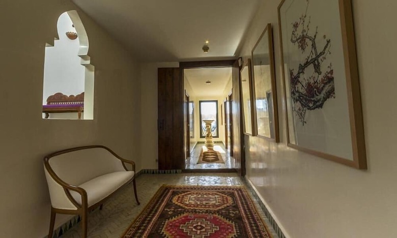 Soundouss Hotel