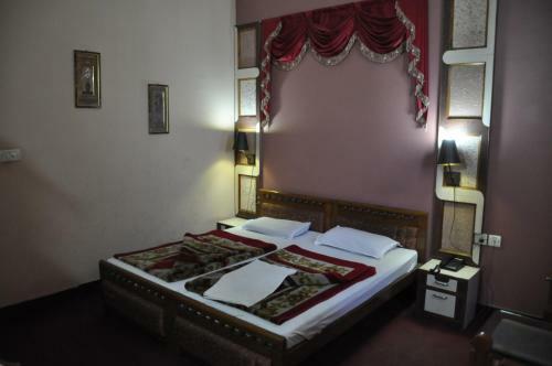 Hotel Pratiksha
