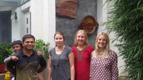 Mistletoe Homestay & Cafe