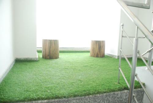 Bed & Breakfast Runway Residency