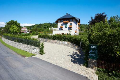 Hostal Pension Je?n�k