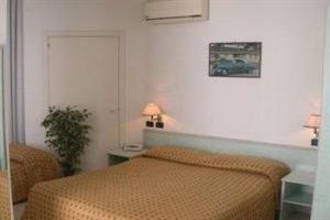 Cundari Inn Hotel