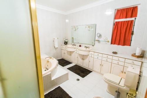 Hostal Casa Bar�o Das Laranjeiras