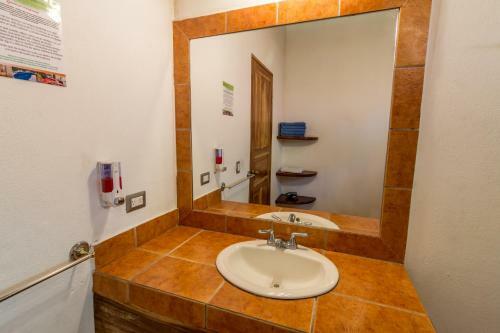 Hostal Villas Playa Hermosa Beach Hotel