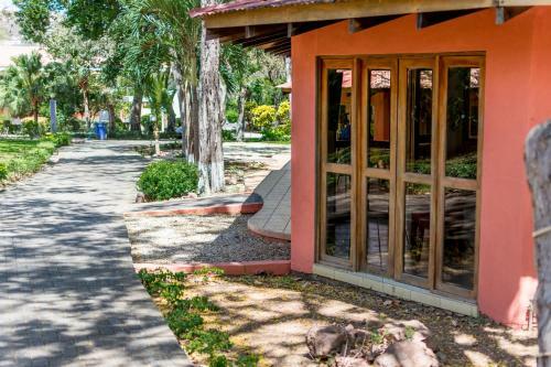 Hostal Villas Playa Hermosa Beach Hotel