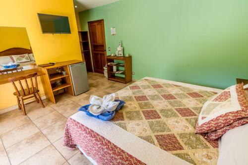 Hostal Villas Playa Hermosa Beach Hotel